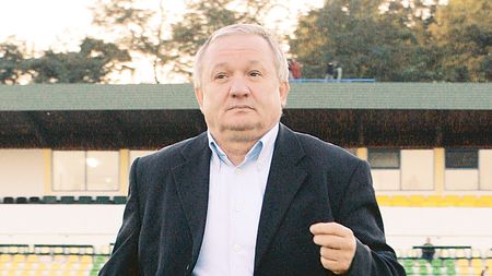 Porumboiu: "Ar fi o mare performanță să jucăm în UEFA"