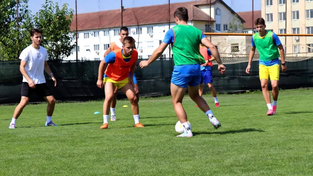 Jucătorii CSM Olimpia Satu Mare trag tare sub comanda lui Robert Ilyeș, dar antrenorul recunoaște: ”Echipa e la pământ din punct de vedere psihic”