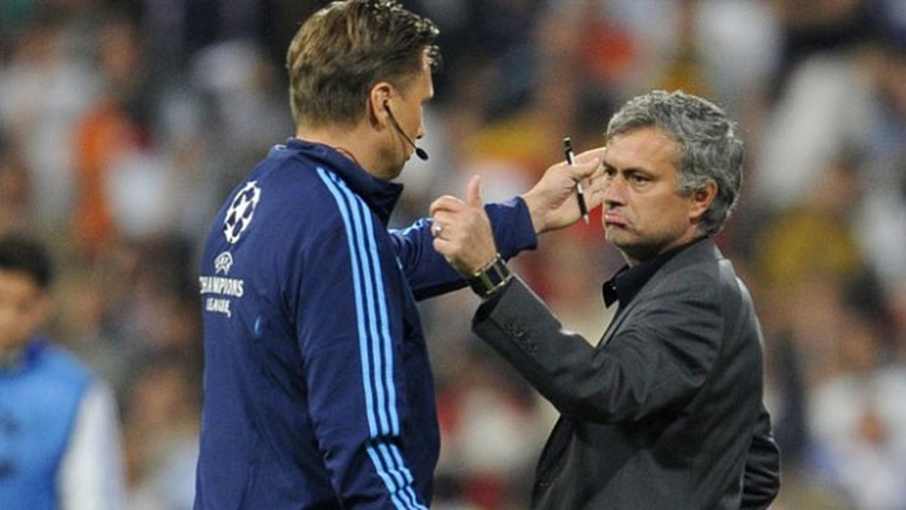 Mou, atacat violent:** 'Zice că e special, dar aștept să văd ceva special cu BarÃ§a!" Lovit la el acasă: continuă umilința în fața catalanilor