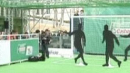 VIDEO** Mai tare ca Roberto Carlos: bate loviturile libere cu 200 km/h!