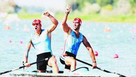 Mihalachi și Dumitrescu, medaliați cu bronz la canoe dublu 1000 metri, la CM de la Szeged