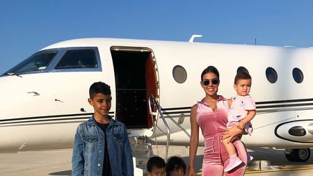 Cristiano Ronaldo vrea să îl facă fotbalist, dar Georgina are alte planuri pentru fiul lor! Ce a făcut bruneta înainte de Bologna - Juventus | VIDEO