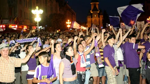 Fanii timișoreni protestează din nou în Piața Operei