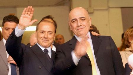 A pus Rednic pe "hold" achizițiile la Dinamo? "Pe cine să-mi mai doresc, pe Galliani, pe Berlusconi?" :)