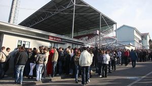 Prețuri uluitoare la CFR - "U"! Mergi la meci? Votează aici