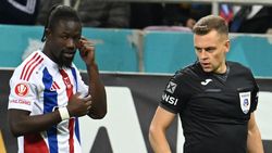 Sylla a făcut un gest obscen spre fanii FCSB, dar lansează acuzații grave: „Mesaj rasist! Nu e normal să faci negru un jucător african!”