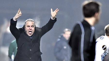 "Am fost mai șmecher decât Becali!" Șumudică și veșnicul "meci" cu Steaua: "Dacă pățește si Alibec asta, cad pe jos, leșin" :) Cum râde de rivali