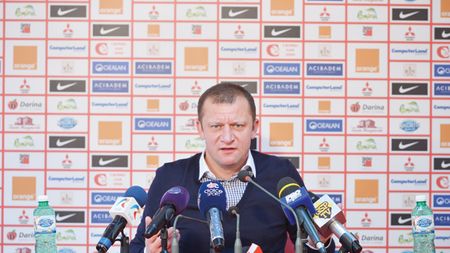 Staff-ul tehnic pune umărul la salvarea "câinilor"!** Sponsorul care îi poate scoate pe dinamoviști din 'groapă'