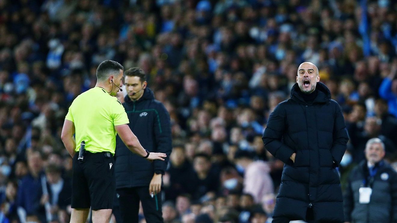 Momentul în care Pep Guardiola și-a ieșit din minți din cauza lui Istvan Kovacs și a început să urle la el! Arbitrul i-a dat galben și comentatorii TV  au dat replica serii: "Nicio diferență între el și Flavius Stoican"