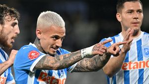 Arabii s-au pus cu Gigi Becali la transferuri. Îl îmbracă în aur pe Alex Mitriță: salariu de prinț pentru român!