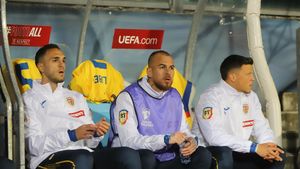 Mirel Rădoi a vorbit despre transferul lui Denis Alibec la Universitatea Craiova: „Par ridicol”