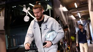 Radu Drăguşin e ca şi vândut! Tottenham transferă deja înlocuitorul