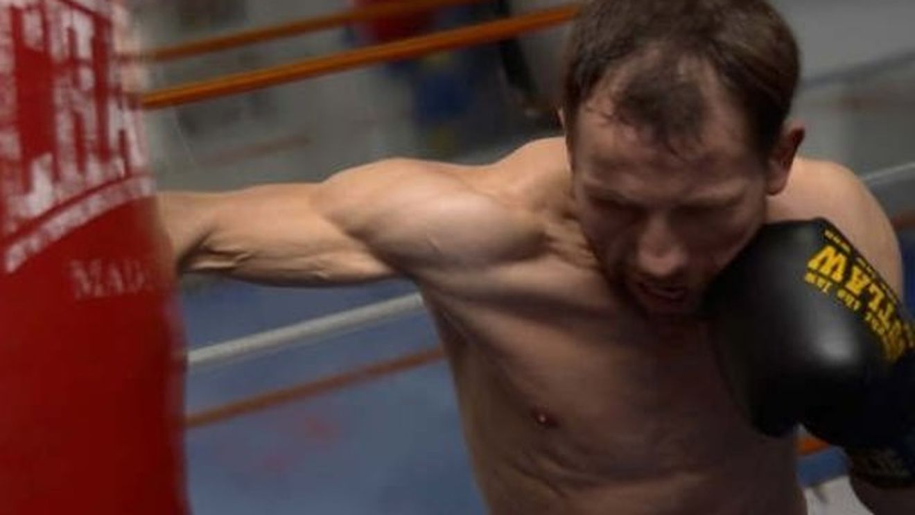 De la cules de struguri, la titlul mondial!** Povestea românului care se bate duminică să iasă campion la categoria muscă