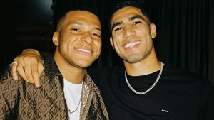 Divorț cu scandal între fotbalist și actriță! Acum, jucătorul este acuzat că a agresat intim o tânără pe care a cunoscut-o pe Instagram