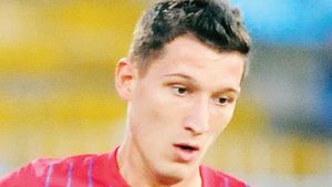 Costea cel mic a găsit soluția!** "Nilă" s-a mutat cu iubita, Florin face naveta