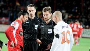 Zugravii cu cartonașe!** INCREDIBIL: Decizia FRF de a micșora baremurile face ravagii între arbitri: vor câștiga mai puțin decât muncitorii în construcții