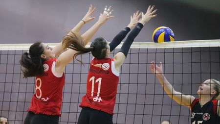 REVOLTĂ‚TOR | Penicilina Iași a fost exclusă din Divizia A1 feminină, iar conducerea clubului refuză să ofere explicații. Fostele jucătoare ale echipei și suporterii așteaptă lămuriri din partea oficialilor. "Este strigător la cer"