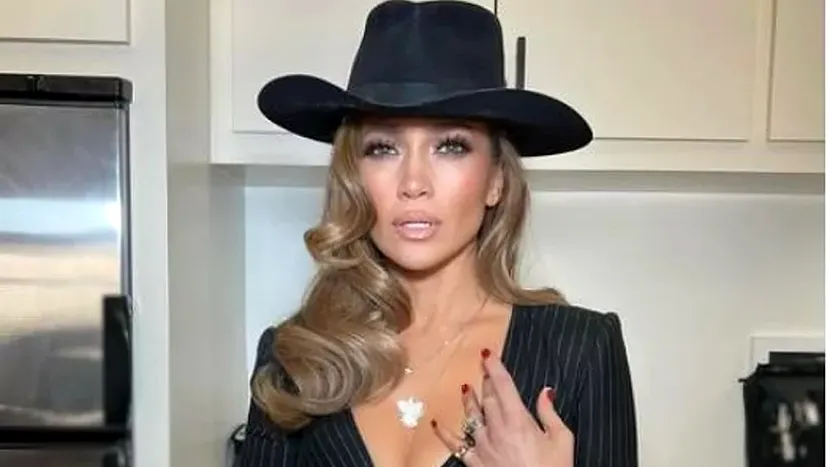 Jennifer Lopez își explică decizia de a-și schimba numele de familie: Acum sunt doamna Affleck