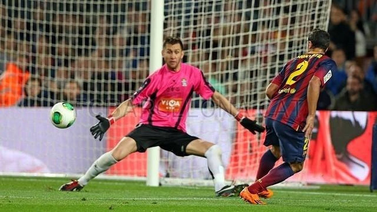 Povestea portarului român care a luat gol de la Neymar: "Mai joc și pe Bernabeu și mă las" :)