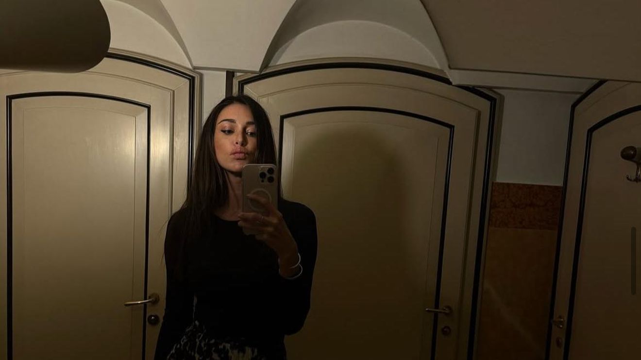 A făcut striptease pentru Adrian Mutu, iar acum surprinde. „Sunt singură”