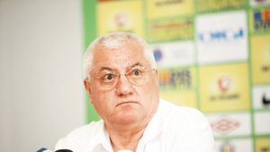 Frisoane pentru Mitică!** Dragomir își poate pierde postul dacă nu obține milioanele solicitate de patroni