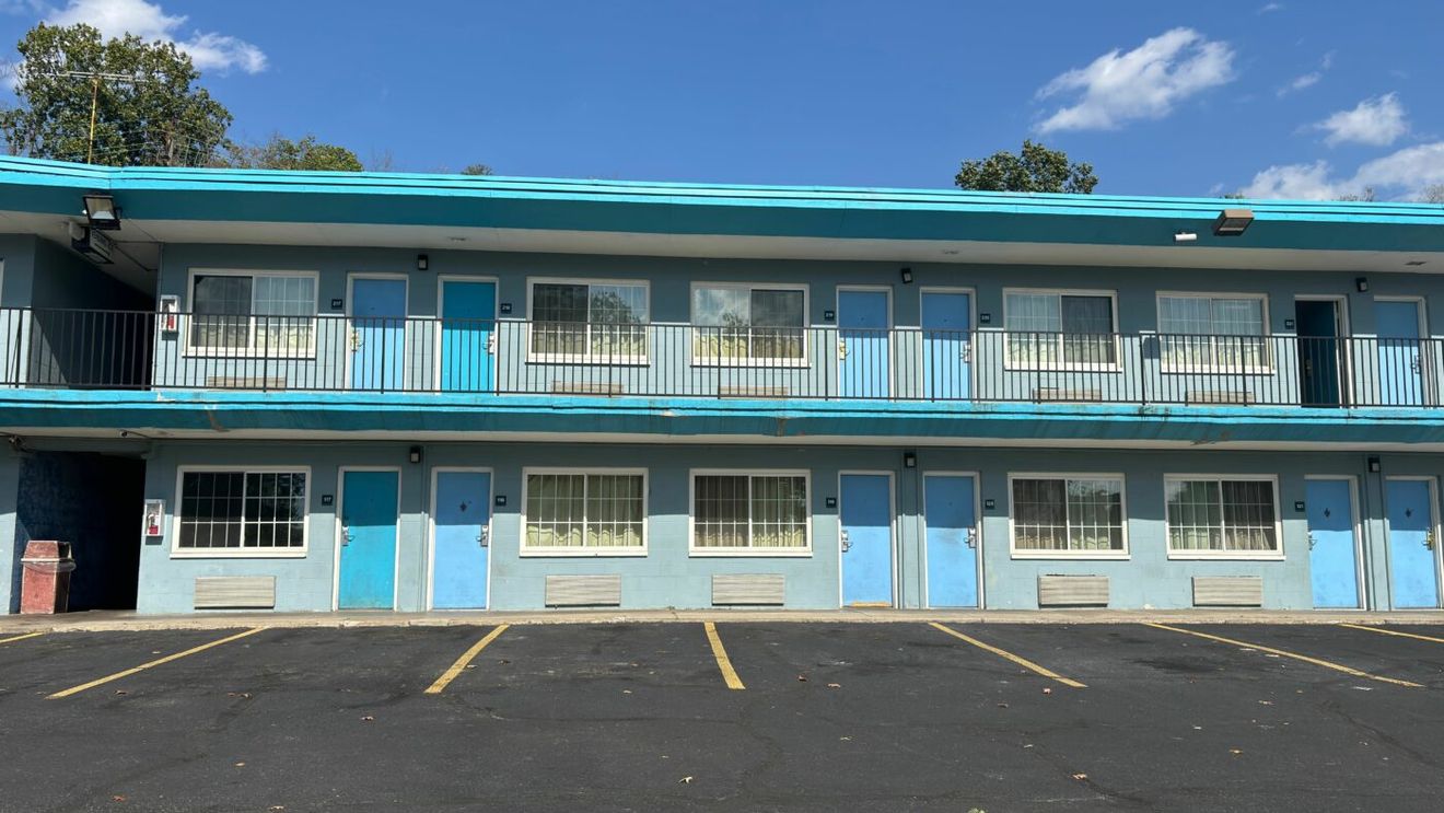 Ce secret a ascuns un bărbat timp de 25 de ani după ce și-a părăsit nevasta și copiii și a fugit în SUA, unde a trăit într-un motel