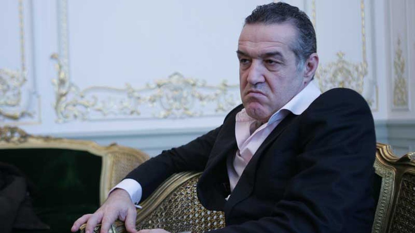 "Lăcătuș a jucat 4-1-4-1 ca să-mi facă pe plac,** dar nu a mers! Trebuie să schimbăm în 4-2-3-1!"