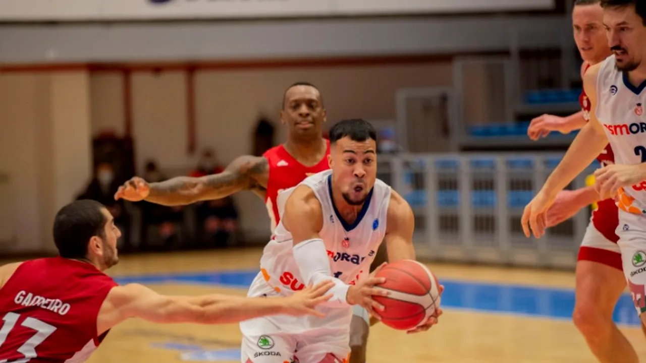 CSM CSU Oradea, victorie cu Benfica în FIBA Europe Cup! Kris Richard şi Stephen Holt, cei mai buni oameni de pe teren