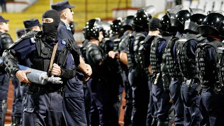 VIDEO** Bătaie ca-n filme în fața stadionului Dinamo!