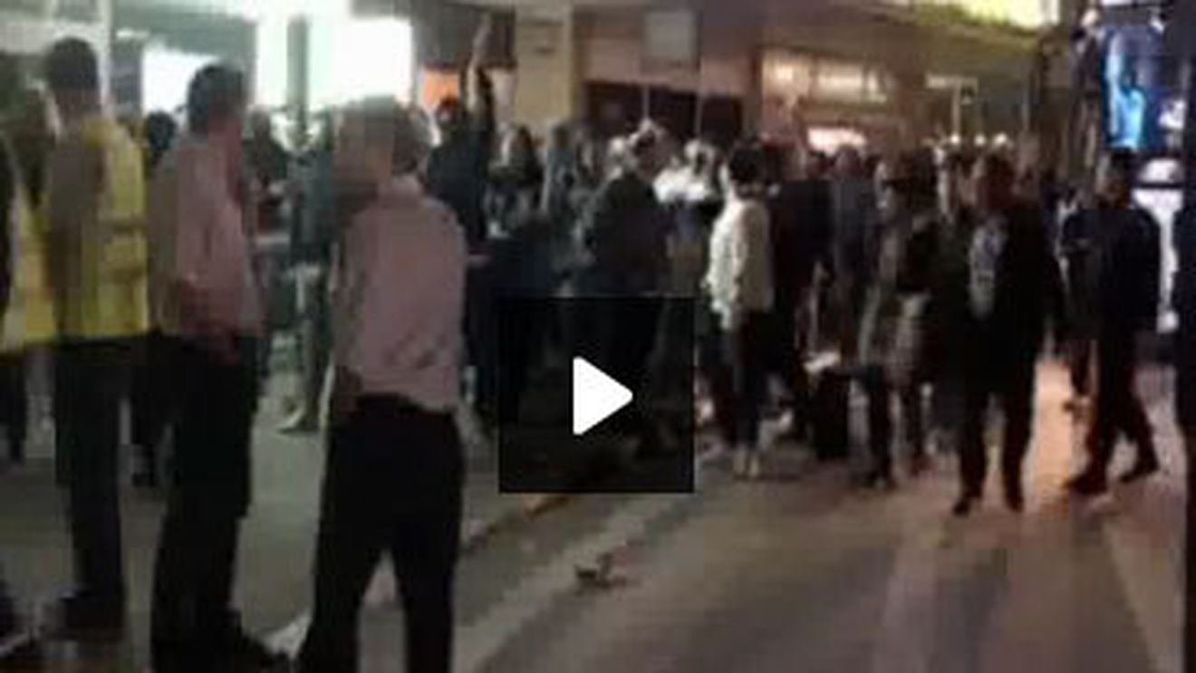 Fanii steliști au TURBAT!** Ultrașii au aruncat cu crenvurști în ambasada Poloniei și au trecut la "vânătoare de italieni"