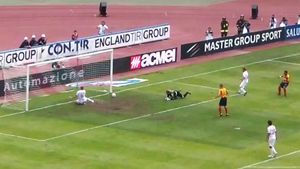 Fotbalul italian, zguduit din temelii!** Un jucător din Serie A a fost arestat pentru trucarea unor partide! În România se autodenunță și nu sunt luați în seamă