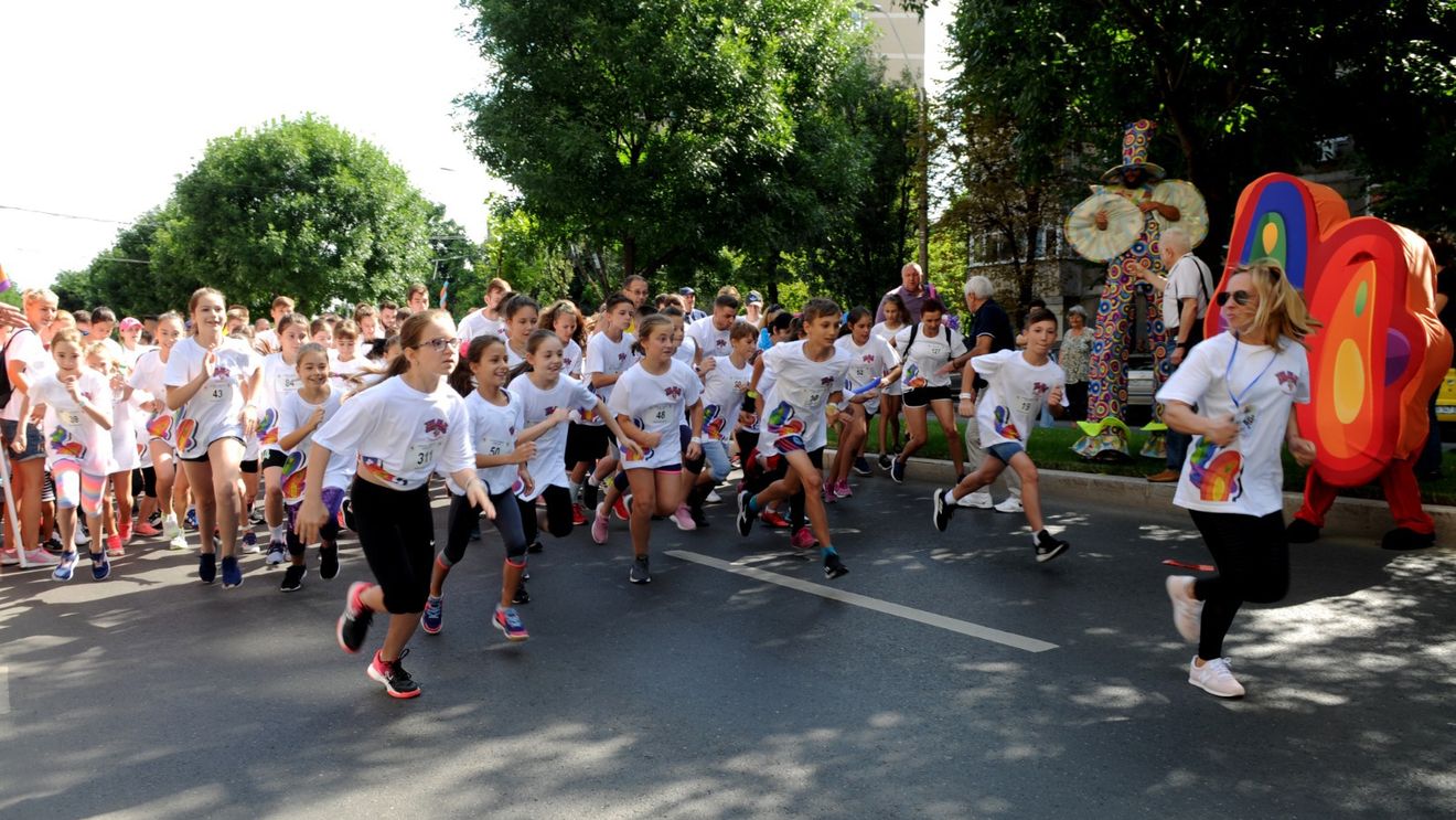 Peste 500 de atleți și amatori au luat startul, sâmbătă, la "Crosul Familiei", organizat de Primăria Sectorului 4