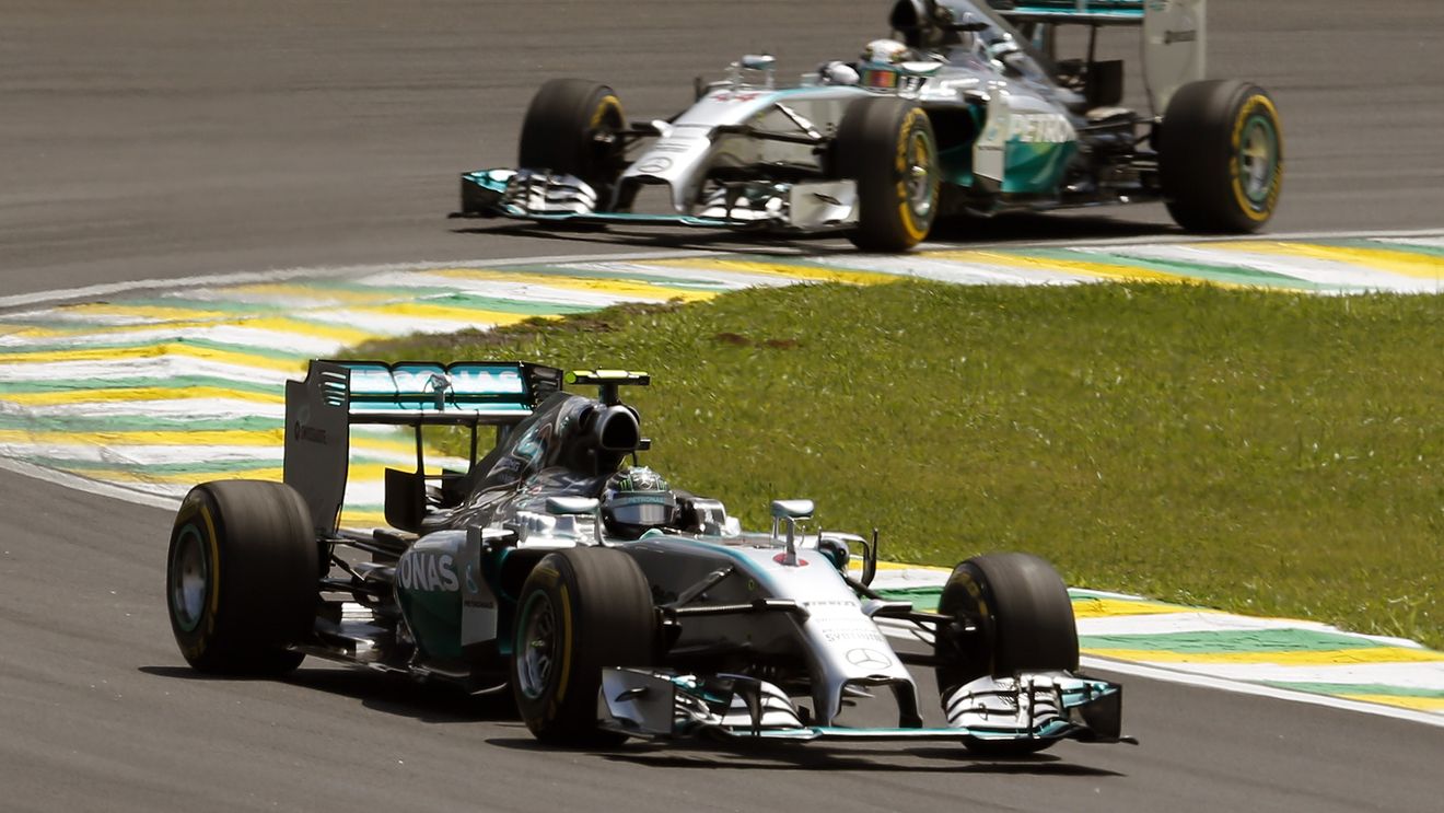 CALCULE | Cum poate pierde Hamilton titlul în Formula 1. Britanicul are 17 puncte în fruntea clasamentului înainte de ultima etapă