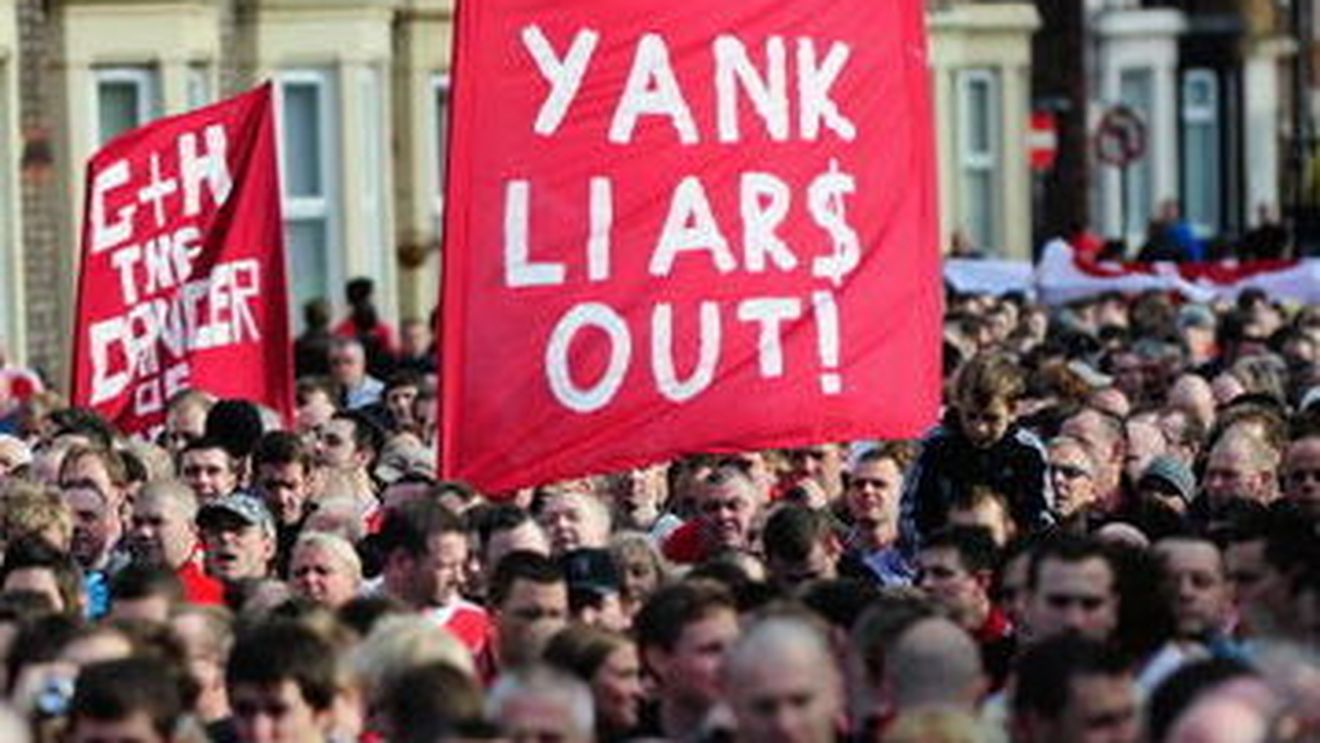 VIDEO** Vezi marșul fanilor de la Liverpool împotriva patronilor americani! "Yankeii, afară!"