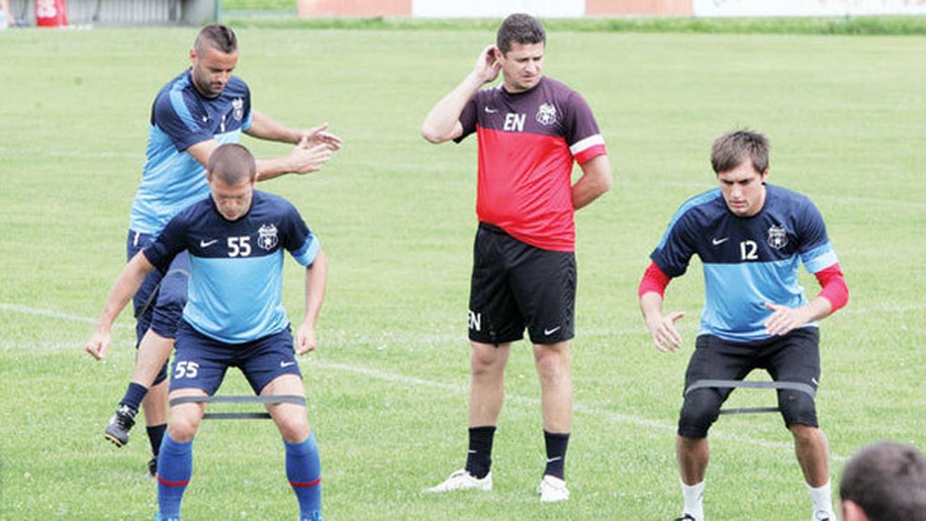 Steaua numără zilele până la primul transfer!** Dan Petrescu a ajuns în România și are ținta: "Îl știu de mult timp și îl vreau!" Gigi Becali i-a fixat prețul