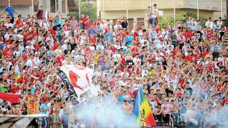 De la cer, în pământ!** 13.000 de "câini" au încurajat-o degeaba pe Dinamo