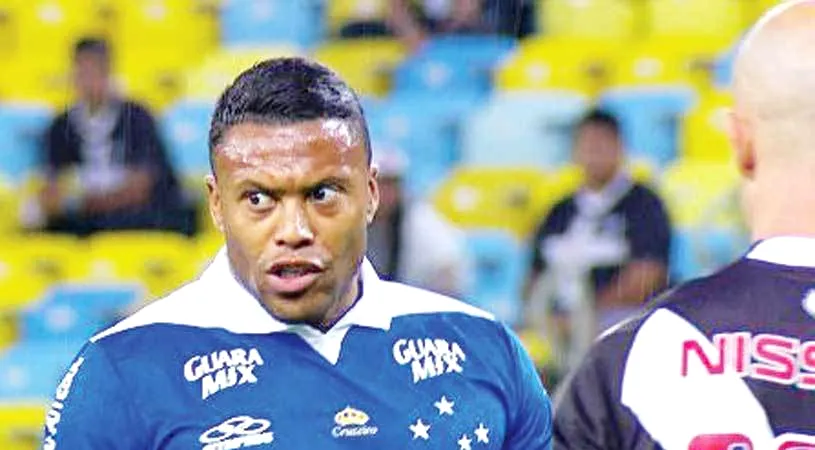 
Blaturi și în Brazilia? Julio Baptista a fost surprins 