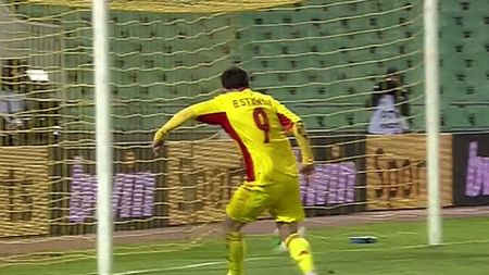 Ratare INCREDIBILĂ‚ pentru Bogdan Stancu!** FOTO "Motanul" avea toată poarta în față, dar a șutat lamentabil! Care a fost cel mai slab "tricolor" de pe teren: