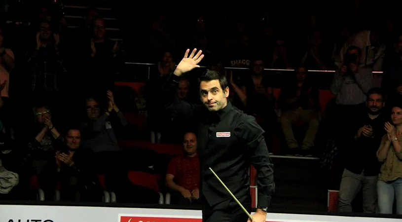 FOTO | Gest superb! Ronnie O'Sullivan i-a oferit medalia de finalist unei fane, după ceremonia de premiere a Campionatului Marii Britanii