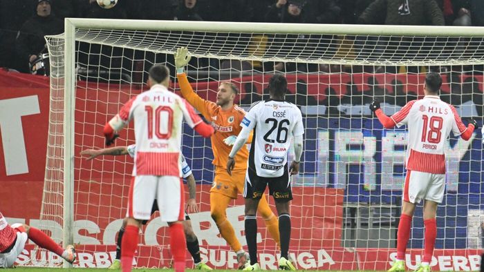 Lovitura de senzație pe care Emil Boc o pregătește în secret la U Cluj. Transfer din Serie A pentru titlu