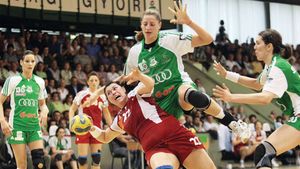 Bilete false și v-ați ascunselea în WC