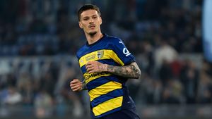 Dennis Man, la Rapid, un transfer șoc și pentru italieni! Cum au numit planul lui Pederzoli