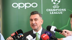 Ilie Dumitrescu l-a luat la întrebări pe Gigi Becali despre cea mai spectaculoasă afacere a miliardarului: „Cât ai plătit?”