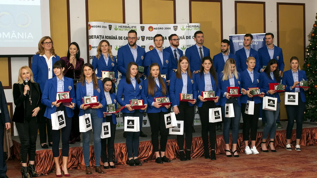 Canotajul și-a prezentat colecția de campioni 2018. Ionela Livia Cozmiuc și Gianina Elena Beleagă - sportivele anului