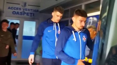 Imaginile tristeții în cea mai pură expresie a lor: Elias Charalambous şi vedetele lui Gigi Becali, devastați de ratarea titlului, după Farul - FCSB 3-2! | VIDEO