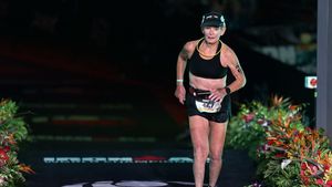 Moment istoric: o femeie a terminat Ironman la 80 de ani!