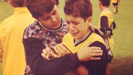 Recunoașteți personajul? A început fotbalul ca portar, dar l-ați cunoscut ca atacant. A fost la Dinamo, iar acum joacă în Anglia