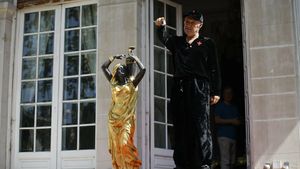 Gigi Becali vrea să domine Superliga. La cât duce salariul mediu de la FCSB: „Nu mai au grija familiei”