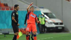 Toni Petrea, primul conflict la FCSB? Claudiu Keșeru, taxat de antrenor. „Înseamnă că ceva nu i-a convenit. O să discut cu el!”