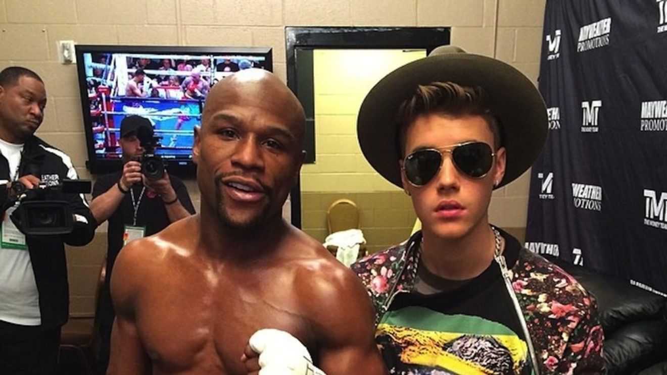VIDEO | S-au inversat rolurile. Ce a ajuns să facă Floyd Mayweather pentru Justin Bieber după retragerea din box
